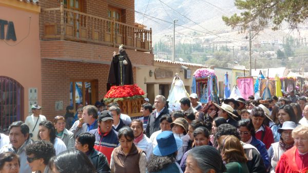 Dirigentes del Frente Jujeño en la festividad patronal de Tilcara