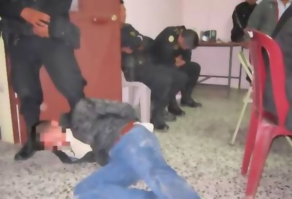 En Jujuy arrestan a cuatro policías por haber sido encontrados ebrios en una comisaría de Perico