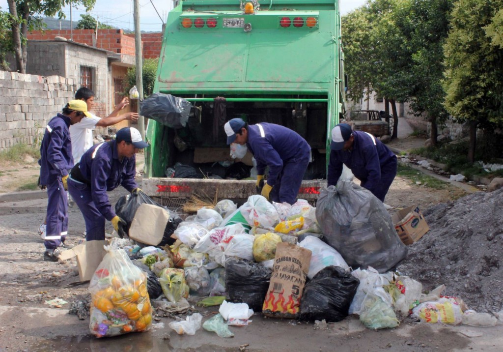 Amplios operativos de recolección de residuos en Alto Comedero