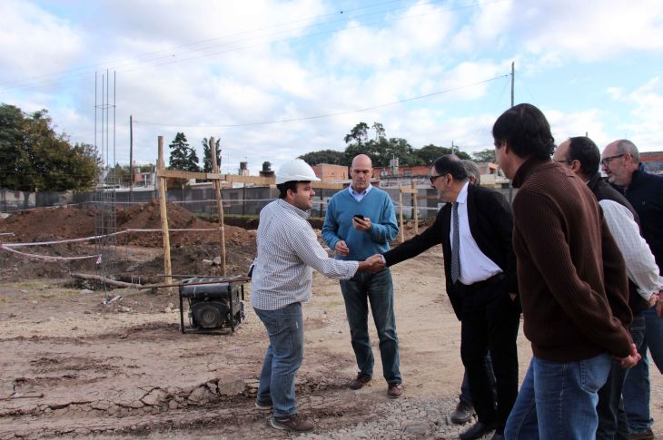 Con la obra de pavimento de la calle Cabildo avanza obra del «Parque del Bicentenario»
