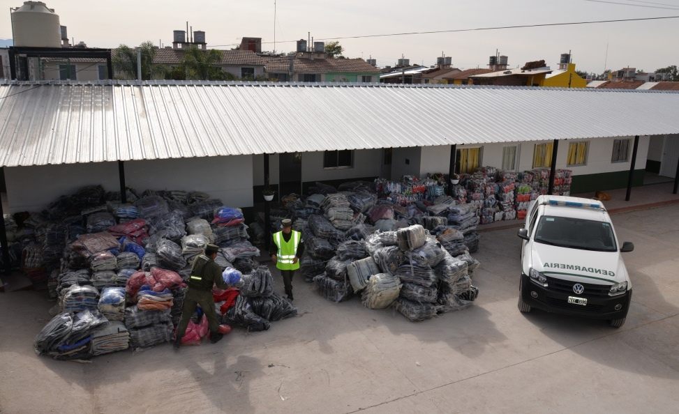 Contrabando: gendarmería decomisó en Jujuy mercadería valuada en 1 millón de pesos
