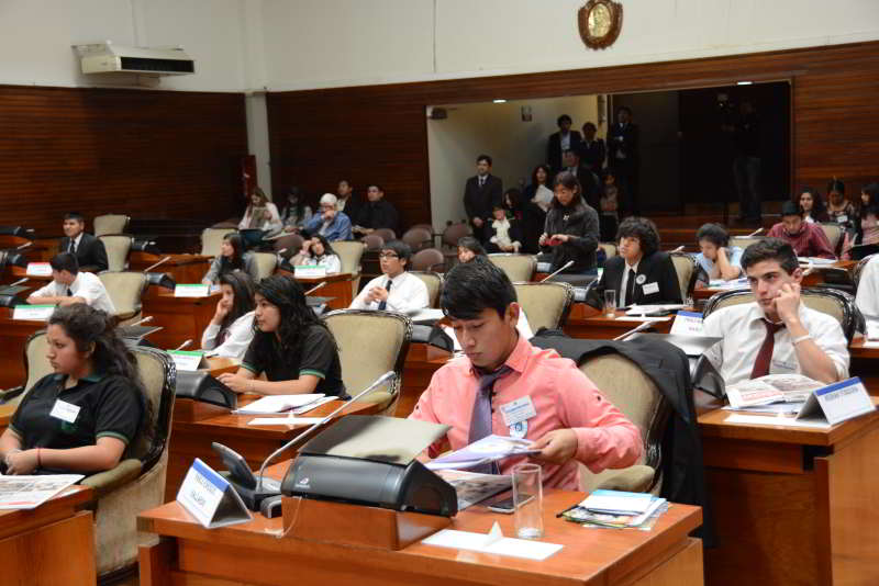 Parlamento Juvenil: los jóvenes sesionaron y aprobaron proyectos que beneficiarían a la juventud