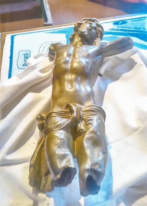 Hallaron Cristo de bronce que había sido robado