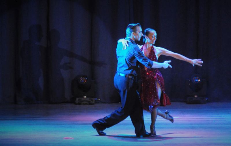 Mora Godoy: tango de primer nivel a beneficio de CONIN