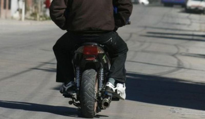 Detuvieron a conocidos motochorro en avenida el Éxodo