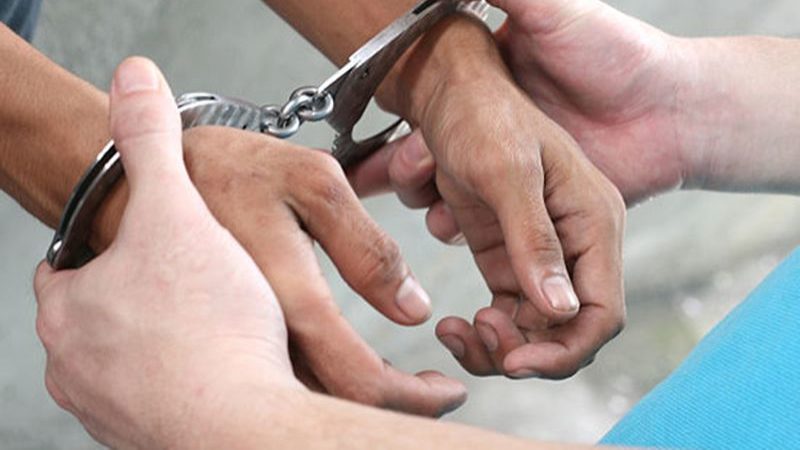 Ladrón de celular arrestado tras persecución