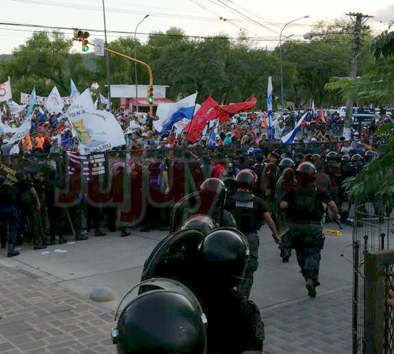 Jujuy: detienen a varios manifestantes por los incidentes en la Legislatura