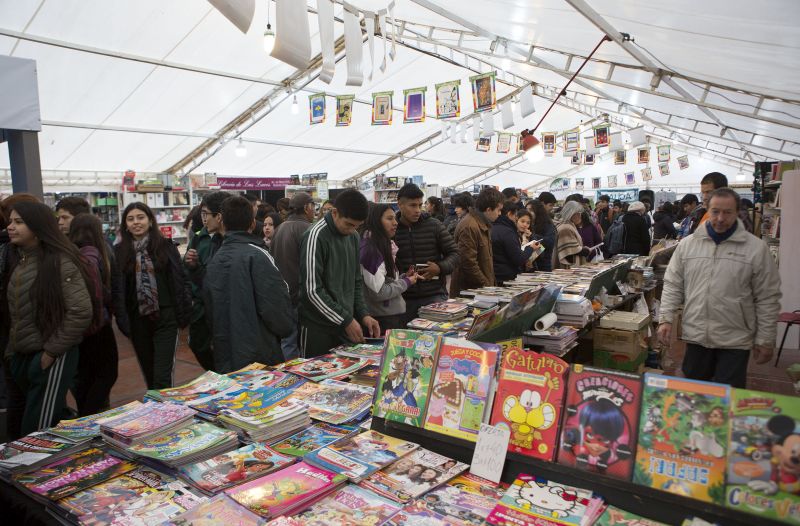 Continúan las actividades en la Feria del Libro