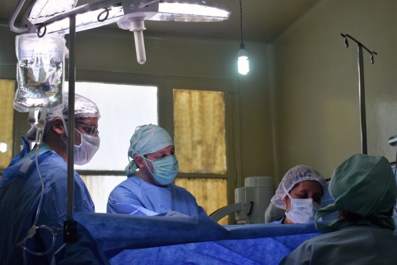 Se llevó a cabo la primera cirugía laparoscópica en la Puna