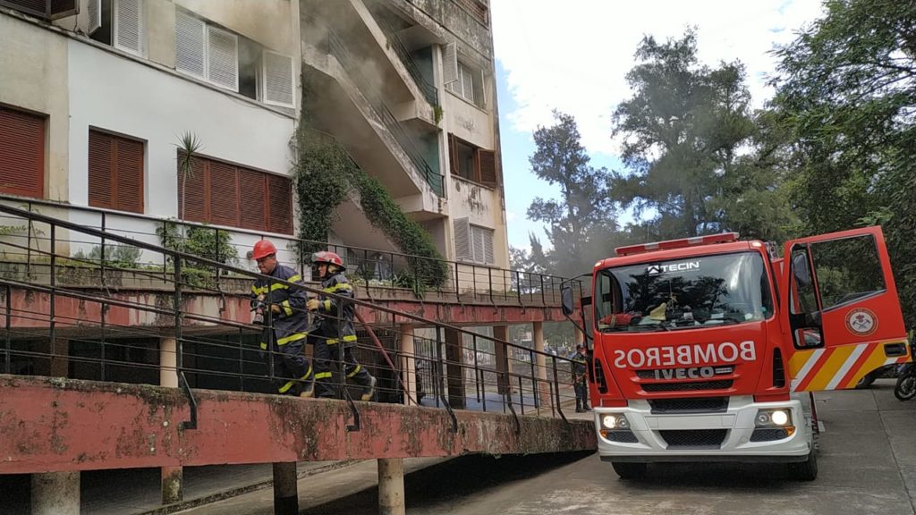 Jujuy: incendio en un departamento a metros de un Hospital