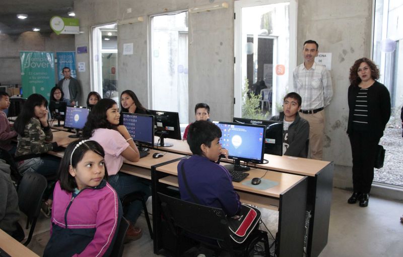 Inclusión digital: amplias expectativas de jóvenes y niños en el taller de robótica educativa