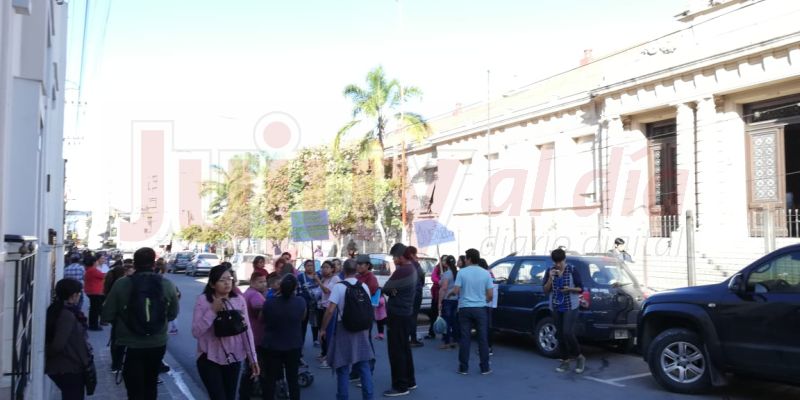 Abuso en escuela de Jujuy: marchas, cortes y reuniones