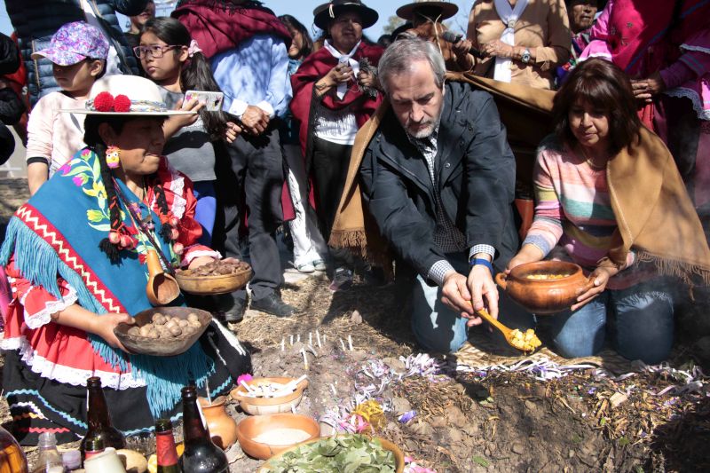 La tradicional ceremonia a la Pachamama fue en el Parque Xibi Xibi