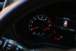 car-dashboard-light-panel-speed-engine-1453637-pxhere.com