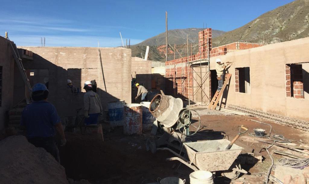 Obras de últimas viviendas en reconstrucción en Volcán, reactivadas