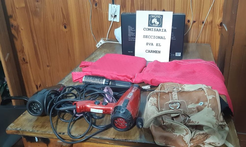 En El Carmen, la policía recupero elementos sustraídos de una peluquería