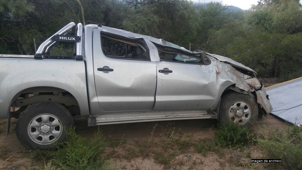 Jujuy: Dos personas mueren tras el vuelco de una camioneta