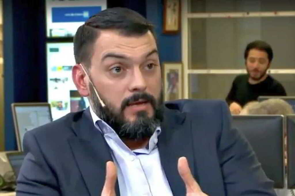 Álvarez Agis: «La economía está toda rota y la gente se está cagando de hambre»