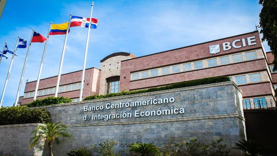 El BCIE anticipará U$S 13 millones de un crédito a Jujuy para comprar vacunas contra la Covid-19