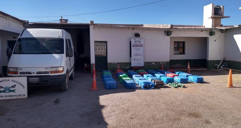 Jujuy: Transportaban en un vehículo 754 kilos de hojas de coca de contrabando