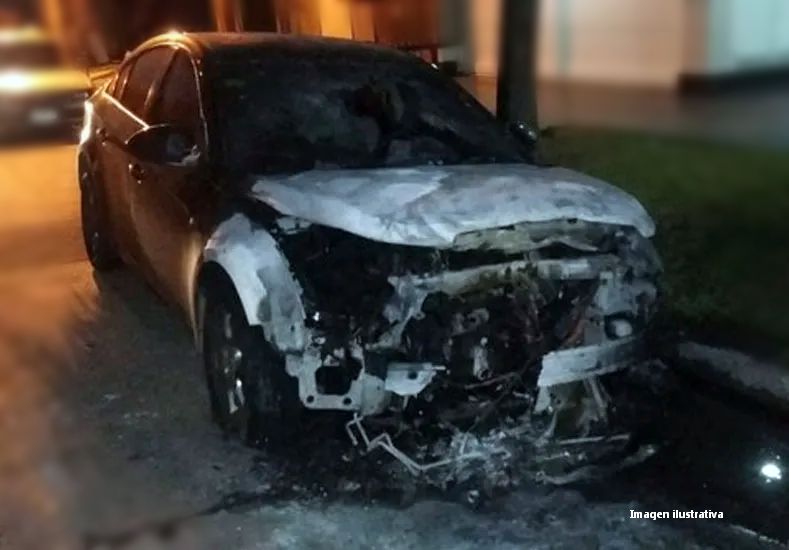 Jujuy: En aparente sabotaje, le incendiaron el auto y le dejaron un mensaje