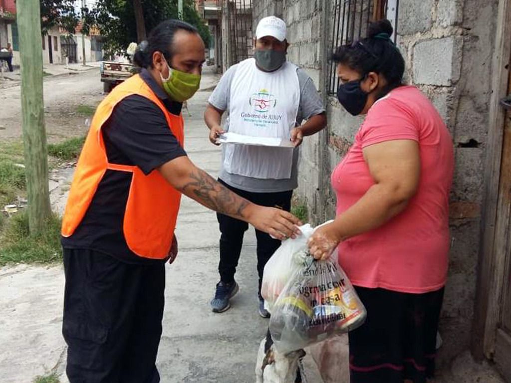 Familias de Barrios capitalinos recibieron ayuda alimentaria