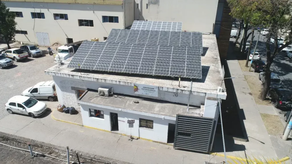 Energía limpia: el MISPTyV puso en marcha su propio generador fotovoltaico