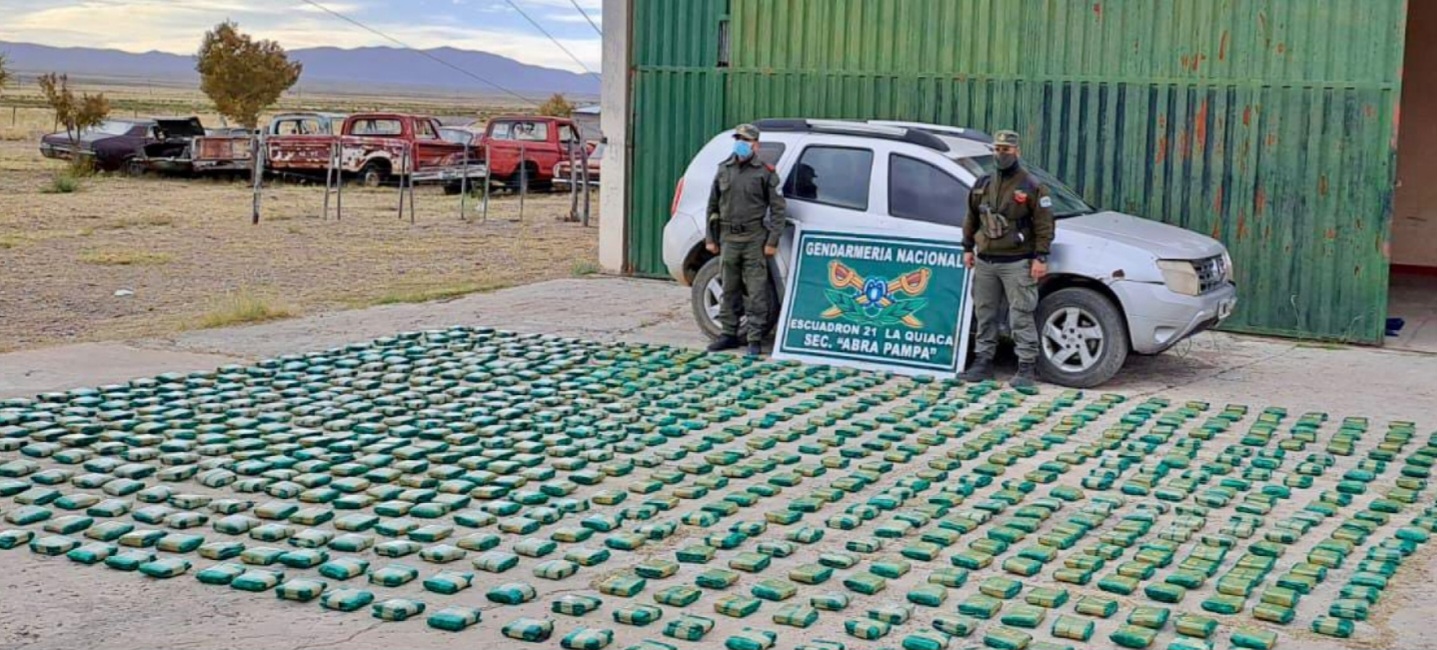 En Jujuy:  trasladaban 200 kilos de hojas de coca sin documentación legal en un vehículo 