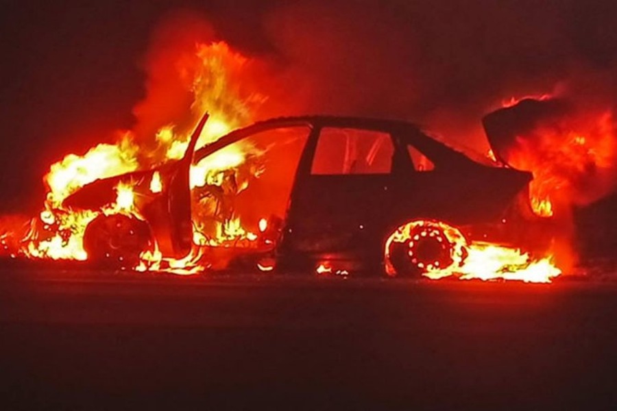 Misterio en Jujuy: encontraron un automóvil incendiados en medio de una ruta