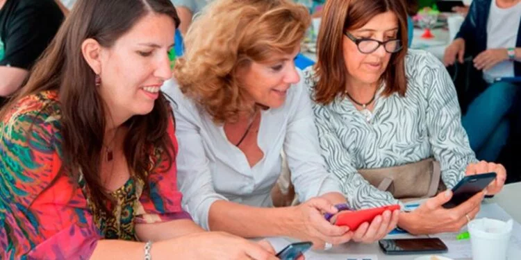 En colaboración con el gobierno de Jujuy: Telecom capacitó docentes jujeños en herramientas digitales