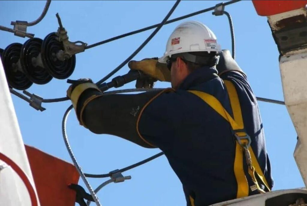 Anuncian cortes de energía por tareas de mantenimiento en San Salvador y Perico