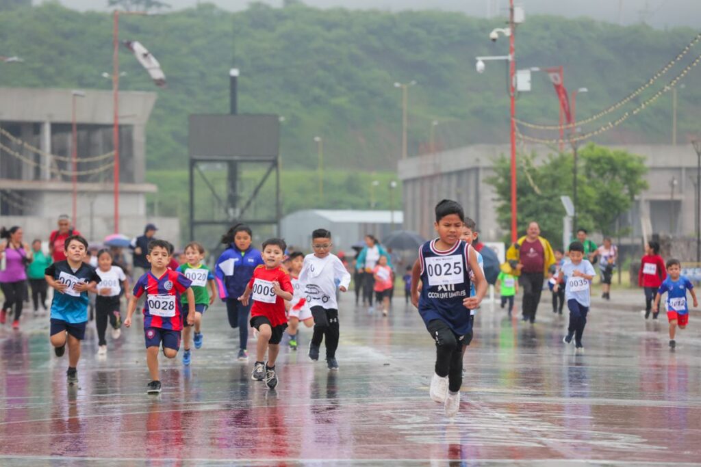 Con éxito se realizó la Mini Maratón Infantil