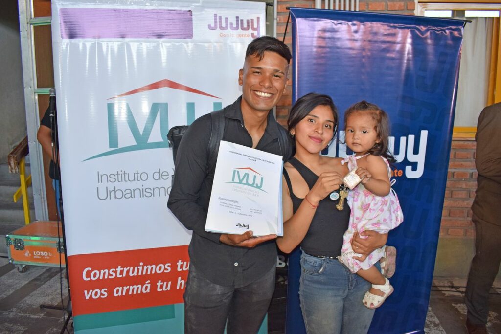 El IVUJ entregó viviendas destinadas al Gran Jujuy
