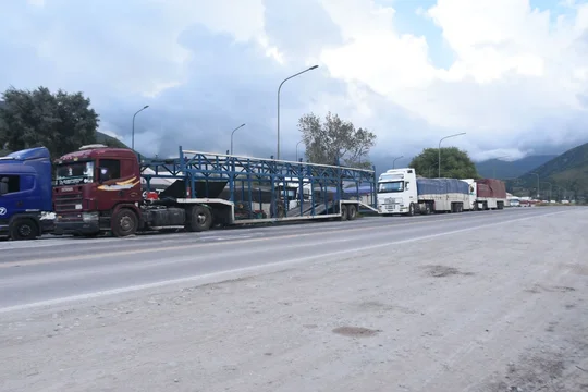 Jujuy busca resolver la dramática situación de camioneros varados