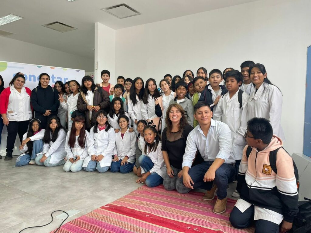 Exitosa jornada de «Guardianes contra el Dengue» en Conectar Lab: Más de 80 estudiantes comprometidos con la prevención